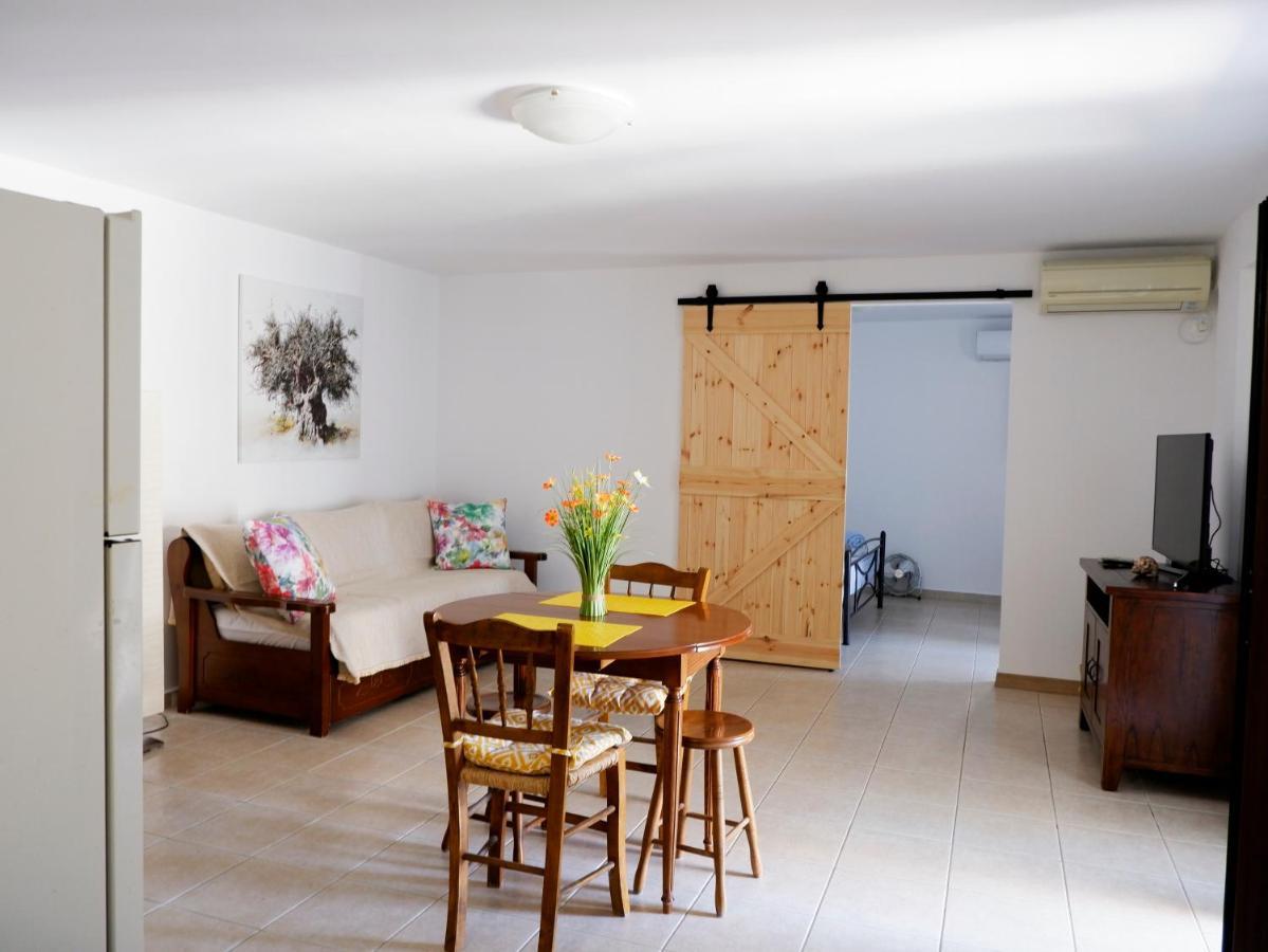Mani Home Néon Oítilon 외부 사진